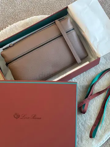 Loro Piana Extra Pouch L29