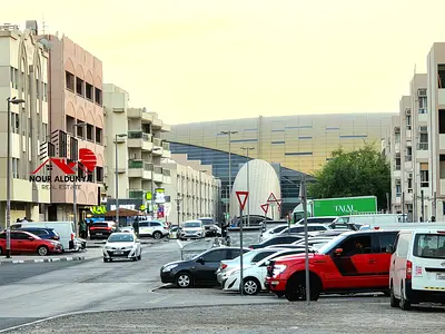 FRONT OF METRO.1000SQFT HUGE 1BHK. BALCONY. GYM . FAMILY ONLY