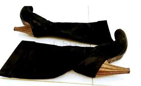 Vicini velvet boots