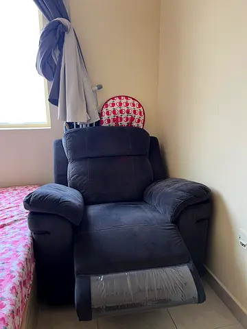 Comfortable Rocking Single Reclining Sofa