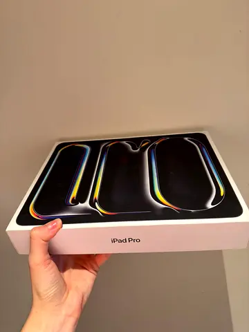 Ipad Pro Pro 13 Inch m4 - wifi with Keyboard