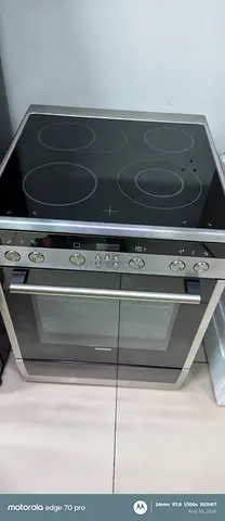 Siemens Electric Ceramic Cooker with Oven - Good Condition