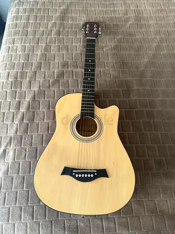Light Natural Cutaway Acoustic Guitar - Like New