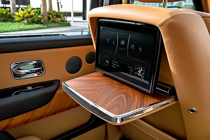 صورة 15 لـ 2019 ROLLS-ROYCE CULLINAN