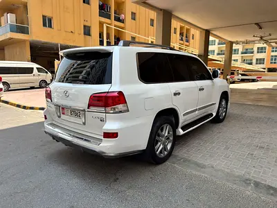 2015 Lexus LX-SERIES photo 3