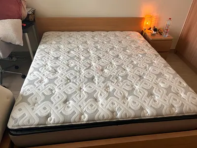 Premium Englander American Spirit One Side Pillow Top mattress, size 180×200 cm.