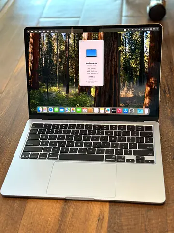 Apple MacBook Air 2025 M4 - 16GB RAM, 256GB SSD