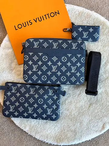 Louis Vuitton Trio Messenger bag