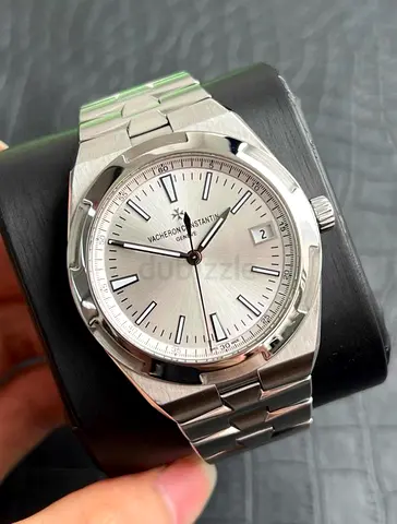 Vacheron Constantin Overseas automatic watch featuring a 41mm stainless steel case