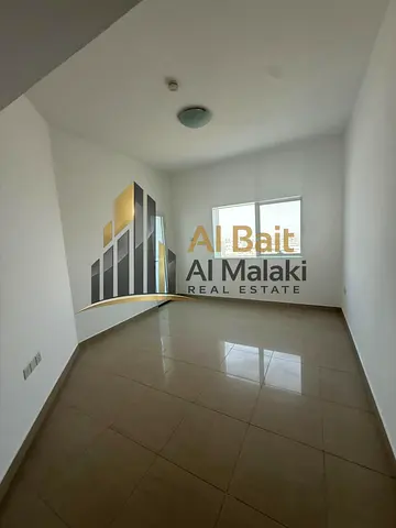 شقة فاخرة للإيجار في التعاون _ تشطيب راقٍ وإطلالة مميزة وموقع استراتيجي عل مخرج دبي  شقة واسعة بمواصفات عصرية وخدمات متكاملة أنيقة بمساحات واسعة