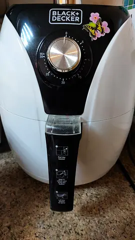 Air Fryer Black + Decker very clean and working