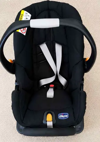 Chicco Rear-Facing Infant Car Seat – Safe & Clean – Lightly Used