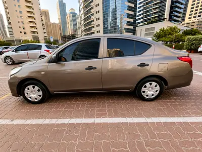 2015 Nissan SUNNY 照片 11