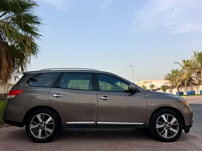 Nissan Pathfinder SL 2013 | GCC Specs | Well Maintained
