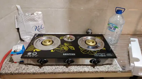 Stove with cyclinder,hose, regulator with warranty