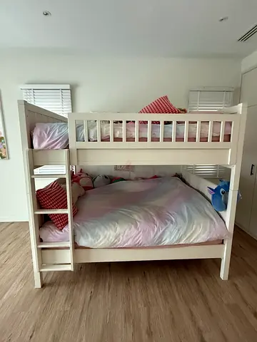 Pottery Barn Austen White double bunk-style bed (XL Twin) in excellent condition inc 2 mattresses