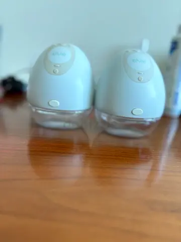 Elvie Breast Pump – Pair + Extra Parts | 6 Months Old