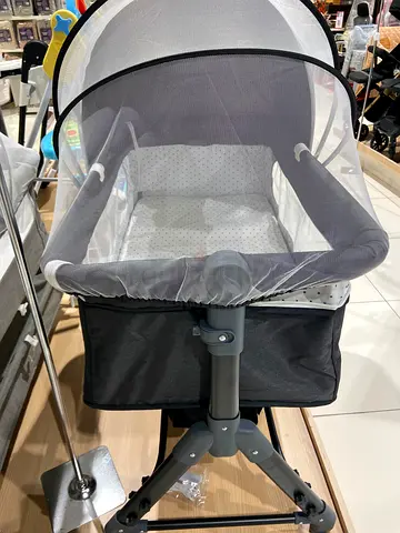 Lightweight Bassinet/Cradle with Mosquito Net and Storage Basket