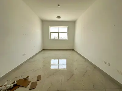 Huge offer 1bhk very big Appartment near to claro coffee and emrites road price 34k