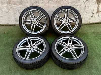 Original 19” Mercedes-Benz AMG wheels and tyres