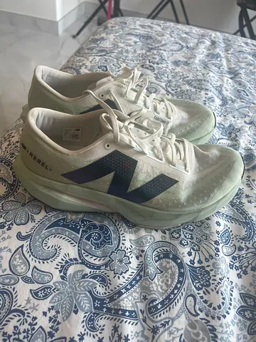 New Balance white/grey running shoes - lightly used, size 43