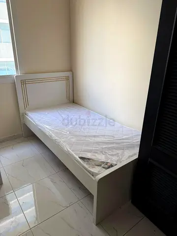 EXECUTIVE MALE BACHELOR BEDSPACE