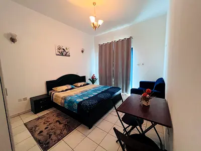 Couple Room for Rent Near Metro