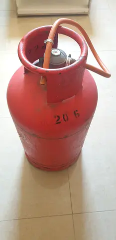 Dubai Gas Cylinder 22 K.g with regelatur