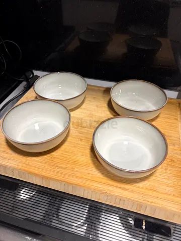 Set of 4 Ceramic Bowls - Good Condition