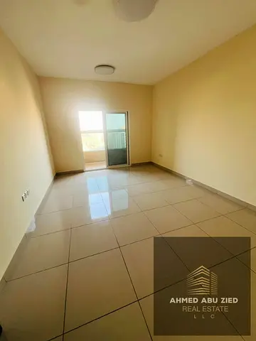 فرصة مميزة للسكن في موقع حيوي بمنطقة النعيمية 1 بجوار جسر غلفا، شقة بمساحة مريحة وتصميم عملي، مع بلكونة بإطلالة مفتوحة ومرافق ترفيهية مميزة.