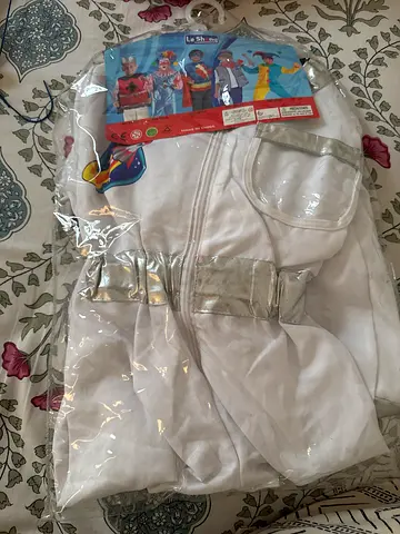 White children's astronaut costume (used once, sealed)