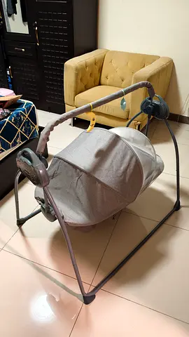 Electric automatic baby cradle
