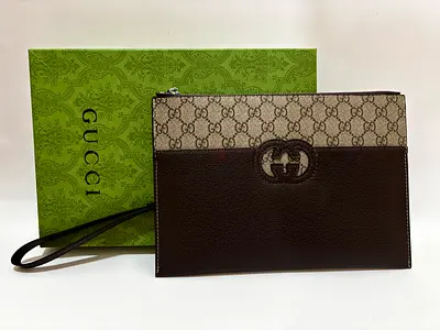 Gucci Men pouch with box