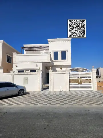 أربع غرف نوم رئيسية مع غرفة معيشة رئيسية واحدة مع سطح ومساحة جيدة
