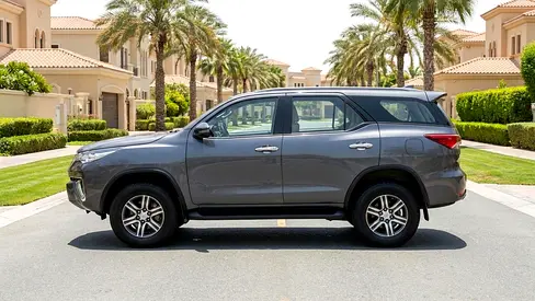 صورة 3 لـ 2021 Toyota FORTUNER