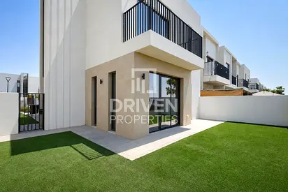 Chiller Free | Ready to Move in | Single Row