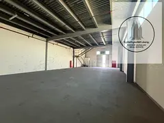 Industrial Warehouse 18 | 4900 sq ft mezzanine.