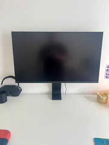 Samsung 32 inch SR750 Flat 4K Space Monitor (LS32R750UEMXUE)