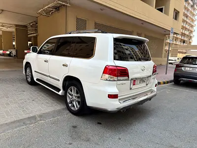 Lexus LX 570 Luxury 2015 | GCC Specs | Low Mileage | Pristine Condition
