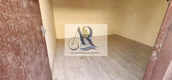 متوفر سكن عمال جاهز للسكن في موقع مميز في المنطقة الصناعية 2 بعجمان، مناسب للشركات والمقاولين وأصحاب الأعمال الباحثين عن سكن عملي ونظيف ومجهز للعمال