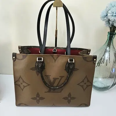 Authentic Louis Vuitton MM Monogram On the Go Bag Tote Bag - Microchipped