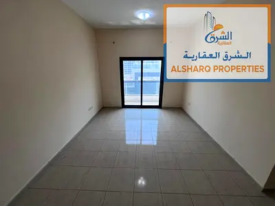 غرفه وصاله شارع المينا مساحه ممتازه اطلاله مفتوحه تسهيلات في الدفعات قريب من جميع الخدمات