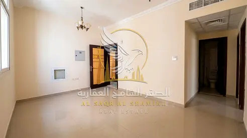 غرفة وصالة ثاني ساكن تشطيب حديث موقع مميز قريب من شاطئ الحيرة ومخرج دبي مساحة واسعة بناء عائلي