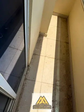 غرفه وصاله/ بلكونه/بمنطقة الحميدية/ قريب من محكمة وجامعه عجمان بجوار جميع الخدمات والطرق الرئيسيه