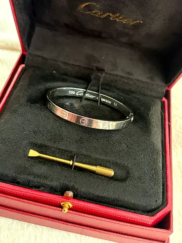 18k White Gold bangle (size 15)