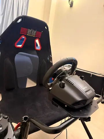 Playseat Racing Seat with Logitech G29 Wheel , gear and Pedals — Good Condition