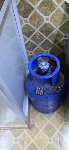 Blue LPG Gas Cylinder - Adnoc with regulator