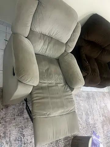 Single recliner