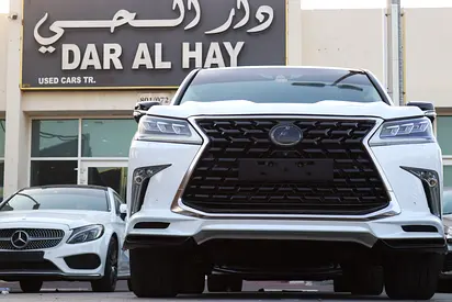 2017 Lexus LX-SERIES photo 2
