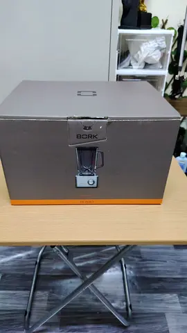 I'm selling a compact countertop blender that's still essentially new bought for 2700 aed and comes